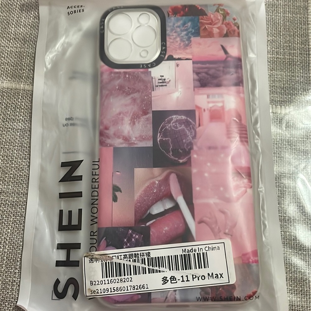 🌸Selling a 11 Pro Max 📲 - If this cover of your liking 🌸👉Buy it ✨